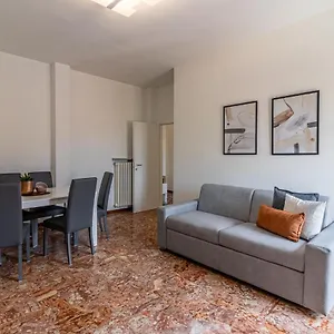 fiera-di-ferrara-huge-apartment-x7.emilia-romagnahotels.net/