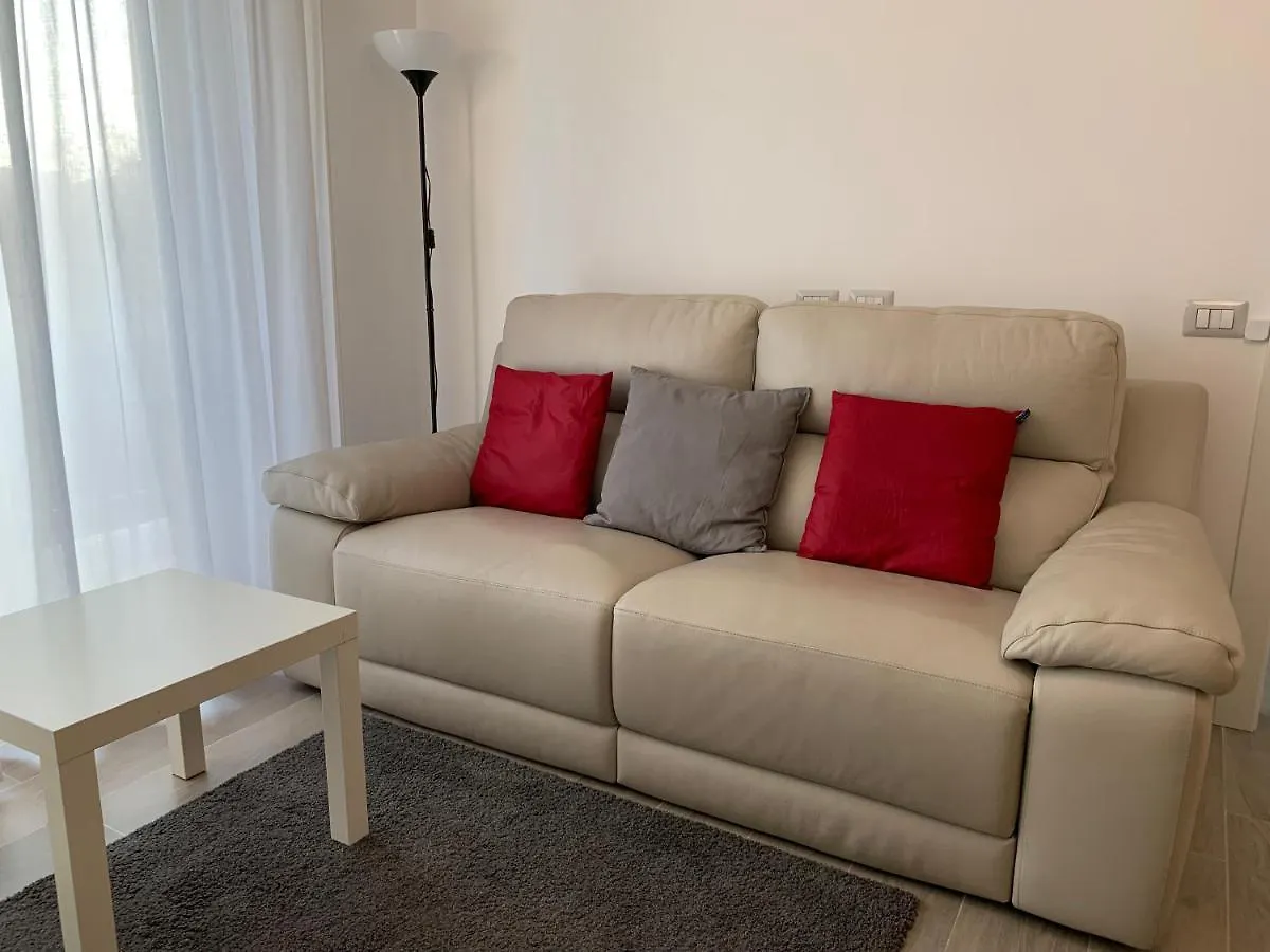 Appartamento Trilocale in Zona Bocconi/Navigli Milano Italia