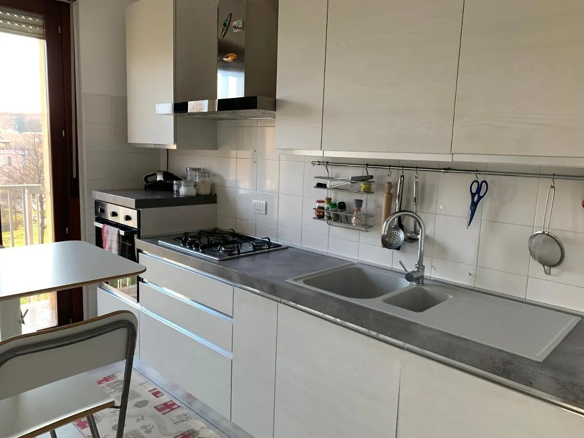 Appartamento Trilocale in Zona Bocconi/Navigli Milano 0*,  Italia